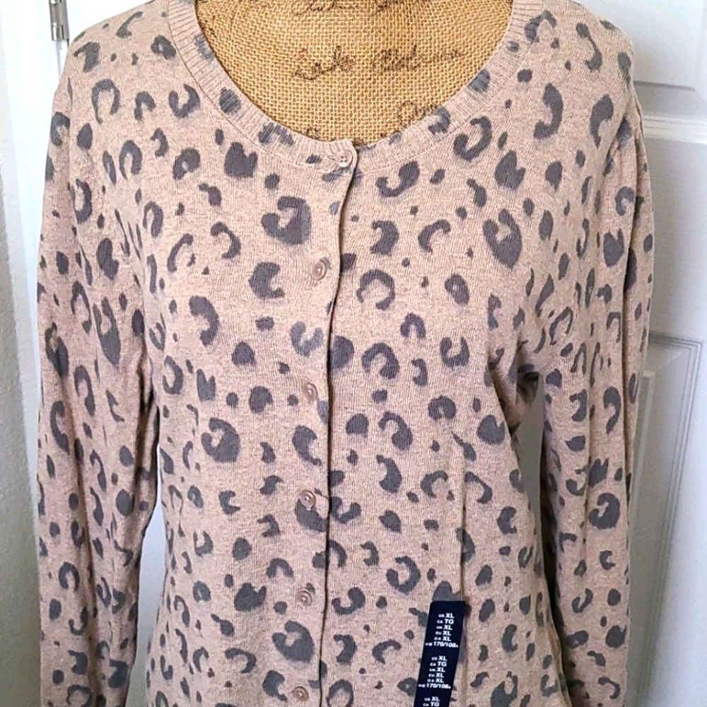 Gap NWT Leopard Long Sleeve Cardigan Size XL